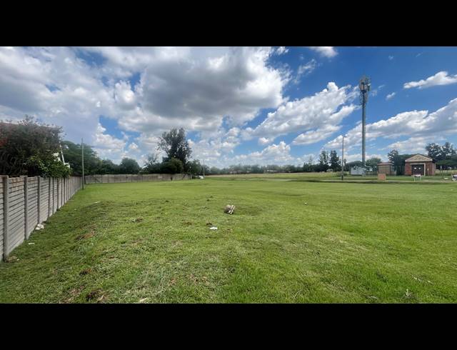 1,976M² VACANT LAND FOR SALE IN RYNFIELD